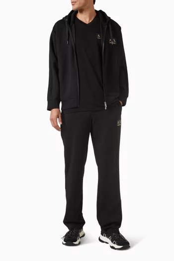 تي شيرت بشعار الماركة وفتحة رقبة على شكل حرف V‏ قطن