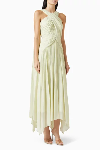 فستان طويل بطيات وحمالة حول الرقبة