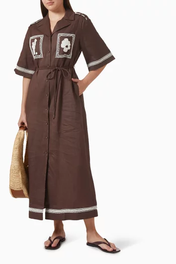 فستان لياندرا بنمط قميص ومطرز بحبال قماش رامي