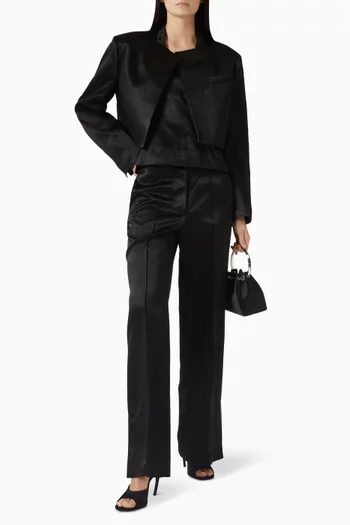 بلوزة بتصميم بسيط سهل الارتداء ستان