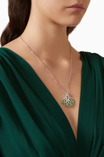 قلادة بدلاية زهرة اللوتس ذهب أبيض عيار 18