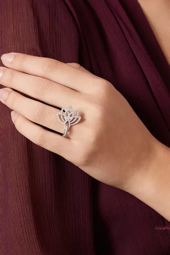 خاتم بلوسوم ذهب أبيض عيار 18