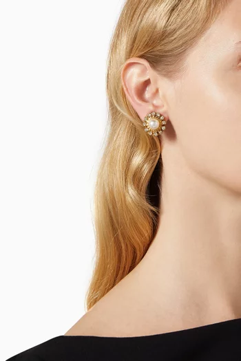 أقراط دائرية مزخرفة بمشبك فينتج من الثمانينيات