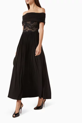 فستان بأكتاف مكشوفة دانتيل وجيرسيه