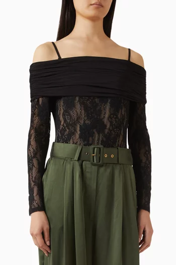 بودي سوت بأكتاف مكشوفة دانتيل