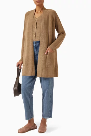 V-neck Vest in Regenerative Wool