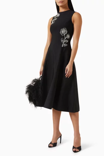 فستان سولاي مزين بتطريزات