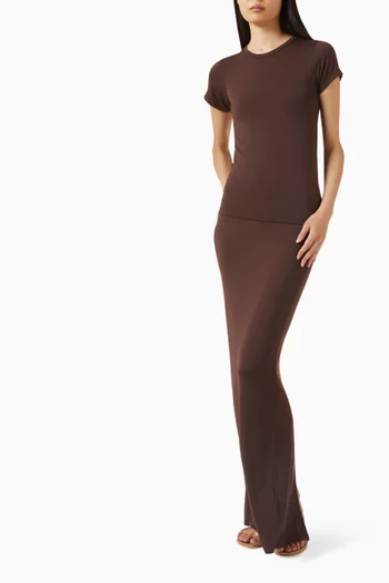 تي شيرت بقصة ضيقة وفتحة رقبة مستديرة مزيج قطن