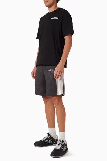 شورت بتصميم مقسم لأربعة أجزاء