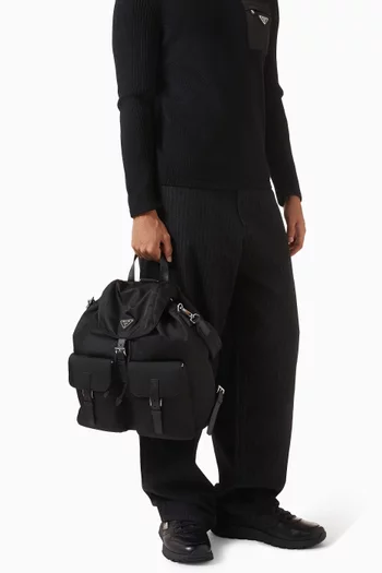 حقيبة ظهر بشعار الماركة نايلون معاد تدويره