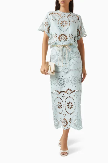 بلوزة اويكن مطرزة كتان