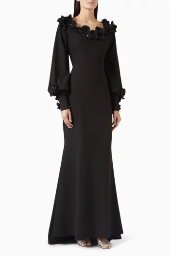 فستان مطرز بزهور بارزة كريب