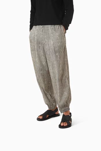 حذاء مفتوح بسيور متقاطعة جاكار