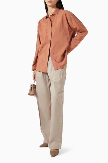 بنطال بمشبك مزدوج وقصة فضفاضة