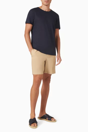 تي شيرت أو بي كتان