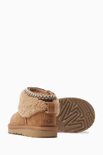 حذاء بوت كلاسيكي ألترا قصير للغاية جلد ماعز مجعد