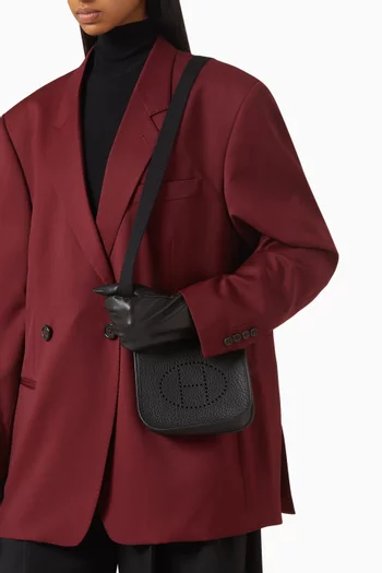 حقيبة إيفيلين ميني جلد ثور لين بملمس بارز غير مستعملة