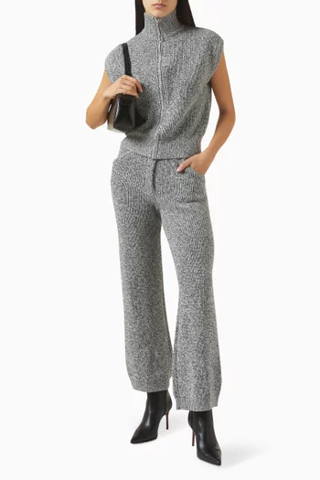 سترة بياقة عالية بلا أكمام