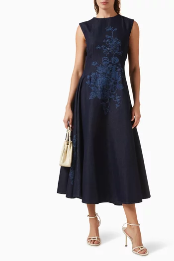 فستان متوسط الطول ومطرز بزهور دينم