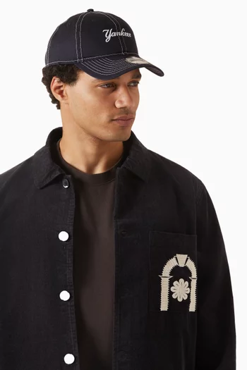 كاب ام ال بي بتصميم 9TWENTY وشعار نيويوك يانكيز