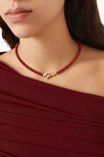 قلادة كيثريا مزينة بالخرز