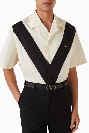 حزام بشعار حرف V الشهير جلد