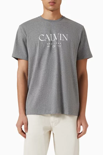 تي شيرت مزين بشعار الماركة قطن