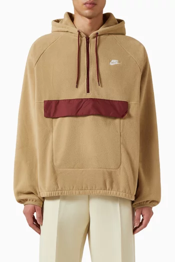 تي شيرت كلوب وينتريزد من تشكيلة الملابس الرياضية