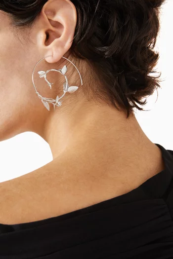 أقراط جولدن بتصميم حلزوني على شكل سيقان زعتر فضة