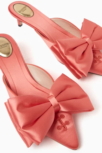 حذاء يولاند مفتوح من الخلف بعقدة وكعب 45 مم حرير ستان