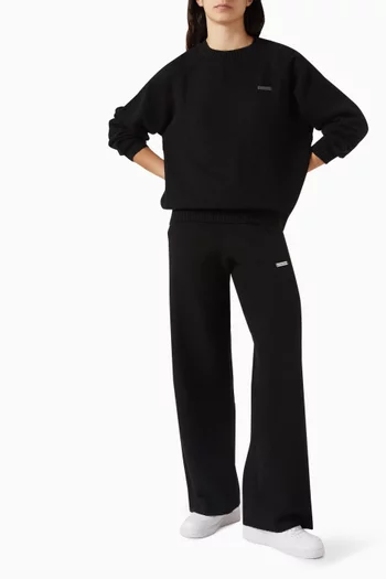 بنطال رياضي واسع الساقين من نسيج ناعم