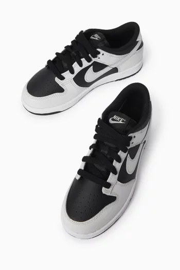 سنيكرز دانك أسفل الكاحل