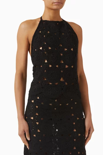 بلوزة بحمالة حول الرقبة كروشيه