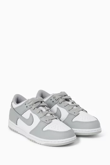 سنيكرز دانك أسفل الكاحل