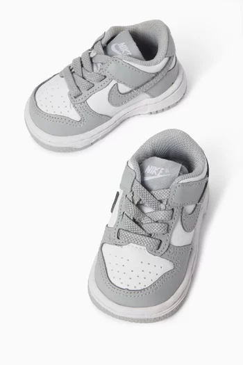 سنيكرز دانك أسفل الكاحل