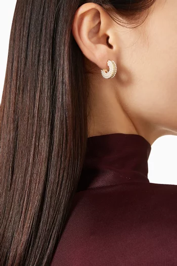 أقراط دائرية مزينة بلؤلؤ وكريستال فضة إسترلينية مطلية ذهب