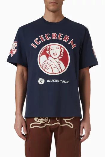 تي شيرت بطبعات متعددة بشعار الماركة قطن