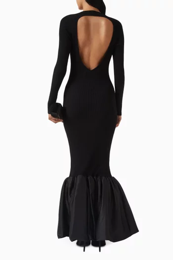 فستان طويل بفتحة