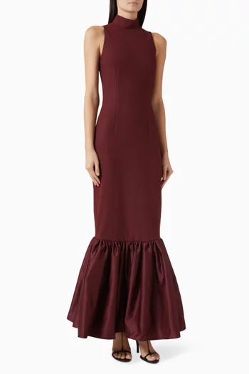 فستان طويل بقصة ضيقة