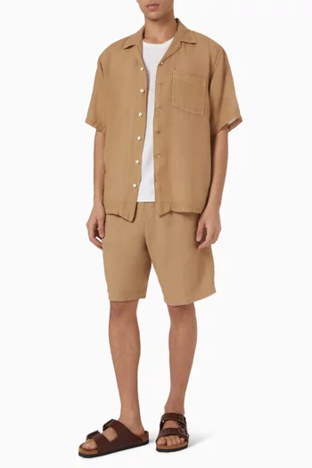 تي شيرت بقصة عادية وفتحة رقبة مستديرة كتان