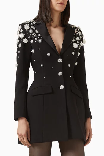 فستان لولا بنمط جاكيت مزين بتطريزات