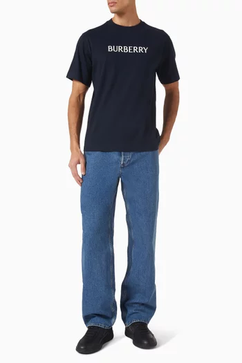 تي شيرت مزين بشعار الماركة قطن