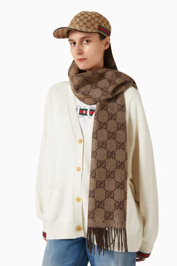 وشاح  بحواف بشرّابات كشمير لامع بشعار حرفي GG