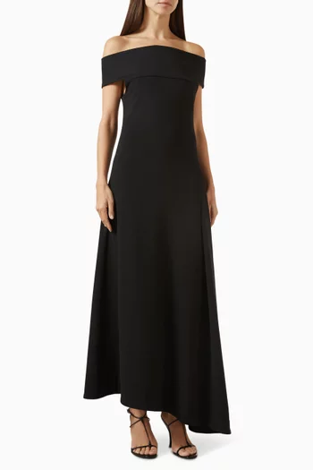 فستان بأكتاف مكشوفة وحافة غير متماثلة