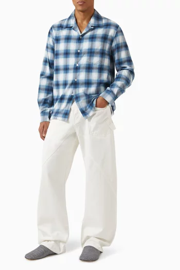 بنطال جينز دينم مقلوب مستوحى من ملابس العمال