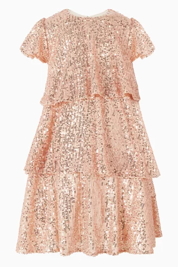 فستان بطبقات متعددة ومطرز بالترتر