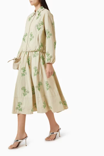 تنورة مزينة بتطريزات بالخرز