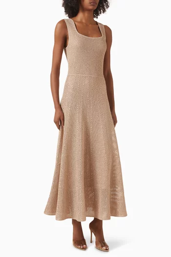 فستان طويل بقصة واسعة منسوج