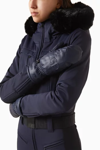 قفازات هيلجا بشعار الماركة جلد