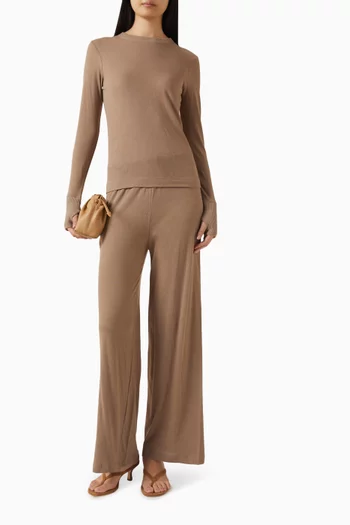 بلوزة إيزي بفتحة رقبة مستديرة وأساور بفتحات للإبهام جيرسيه وكشمير